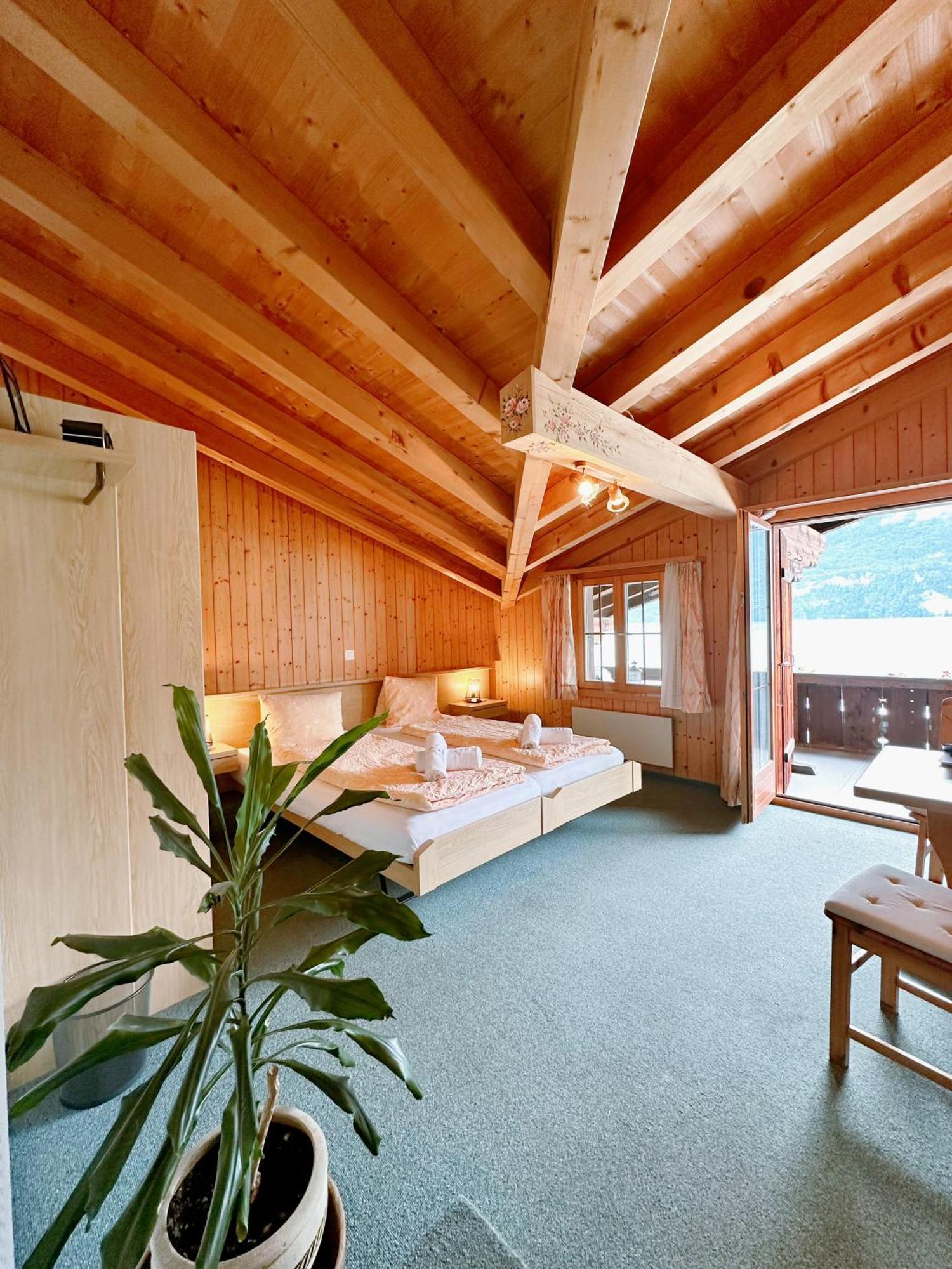 Hotel Wildbach Brienz Бриенц Екстериор снимка