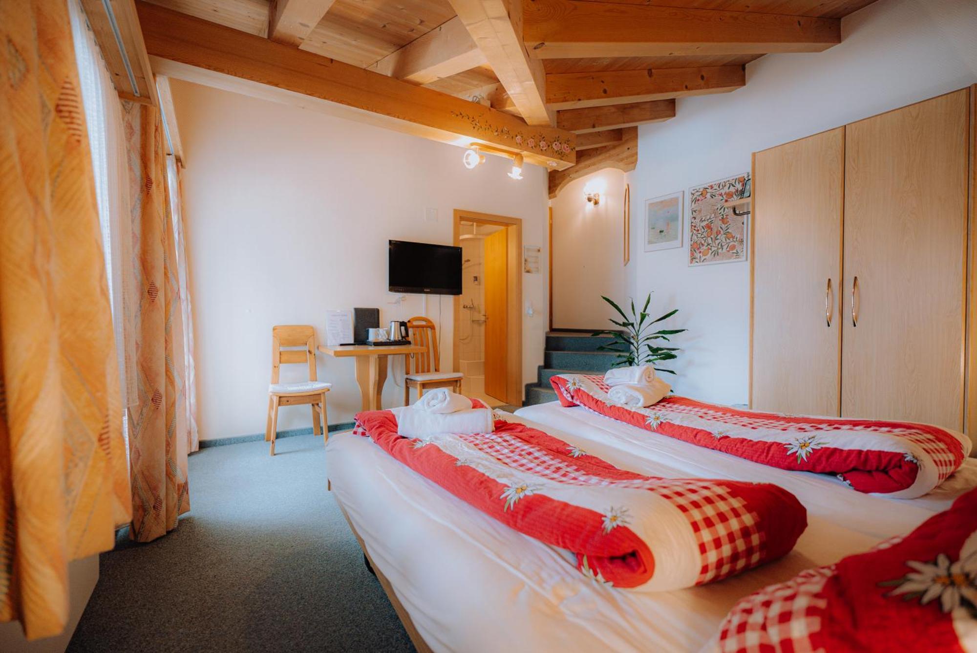 Hotel Wildbach Brienz Бриенц Екстериор снимка